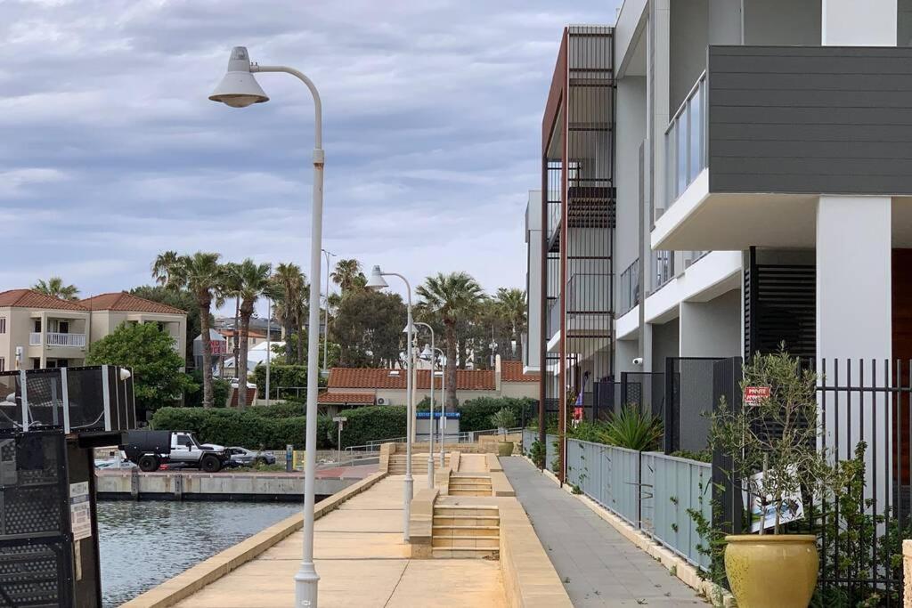 Mariner'S Cove ~ Luxe Waterfront Apartment Mindarie Экстерьер фото